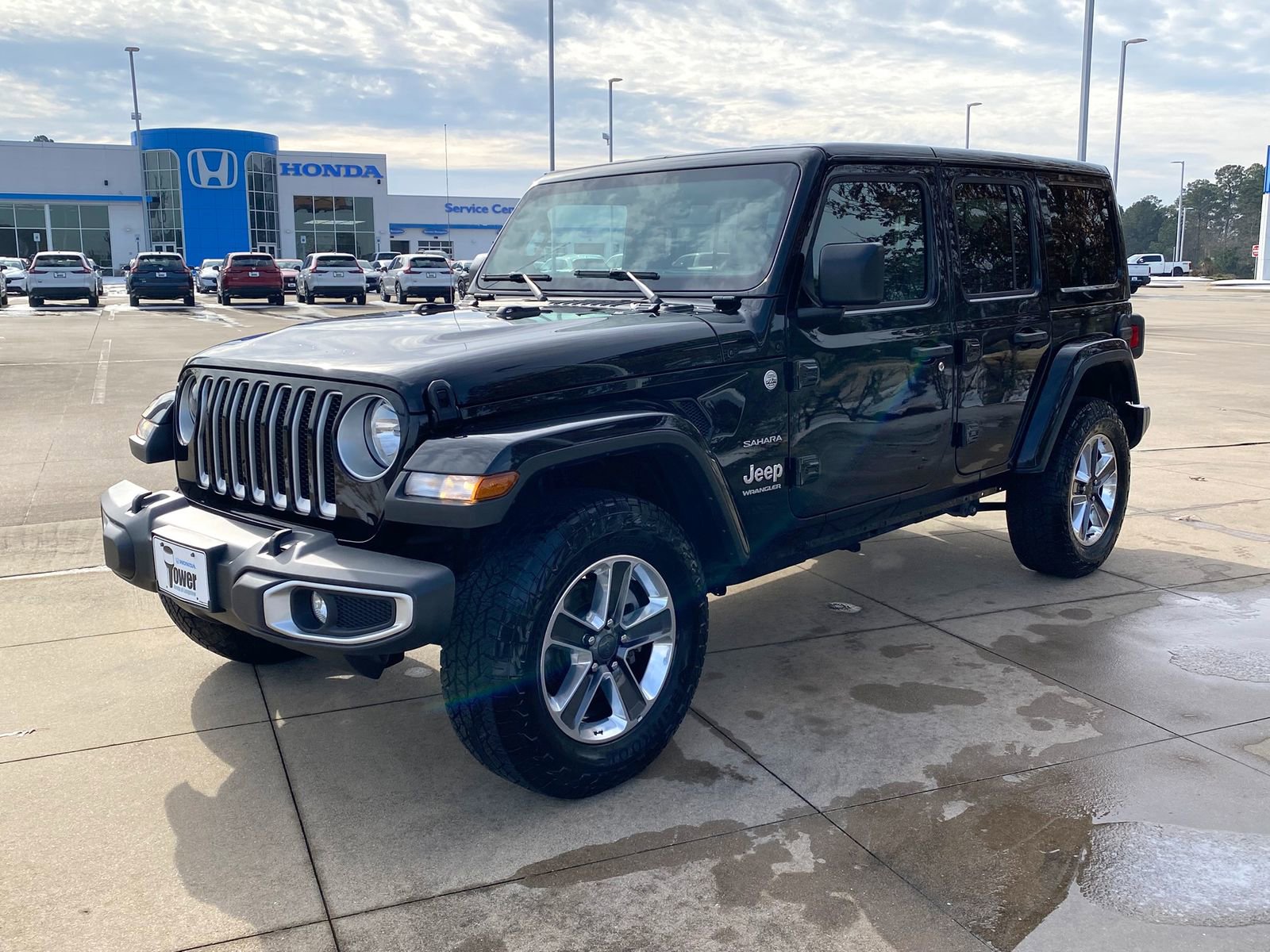 Used 2023 Jeep Wrangler Unlimited Sahara image 3
