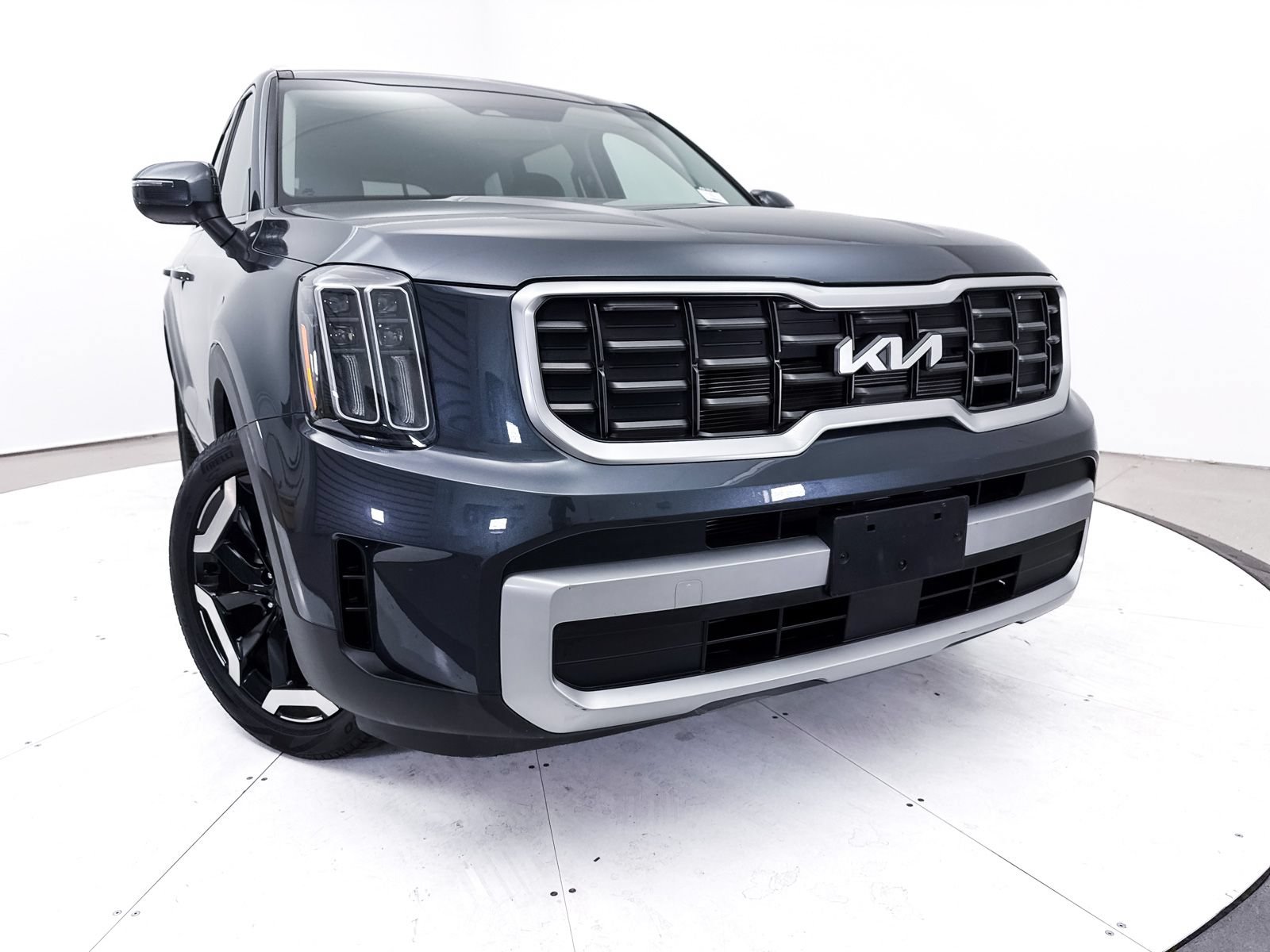 Used 2023 Kia Telluride S AWD/4WD image 6