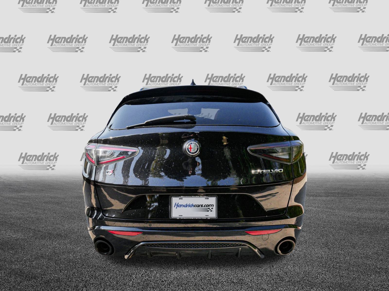 Used 2024 Alfa Romeo Stelvio Veloce image 9