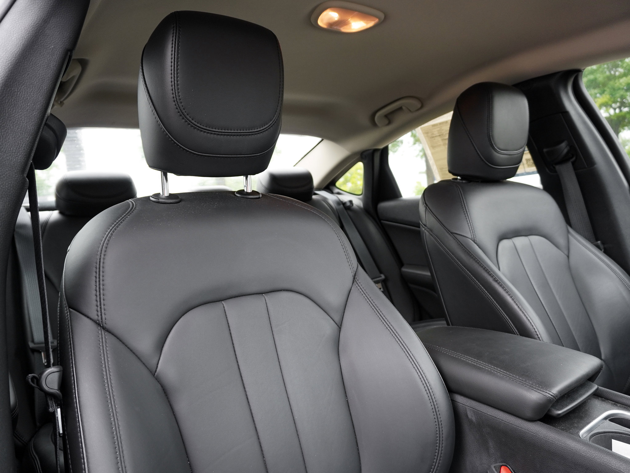 Used 2017 Chrysler 200 Limited Platinum FWD image 33