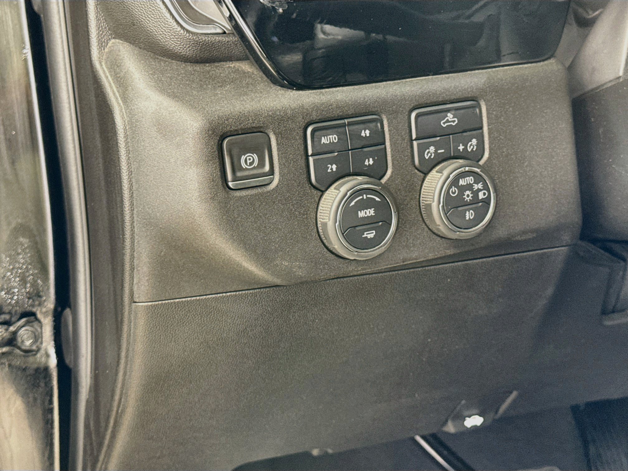 Used 2024 Chevrolet Silverado 1500 RST w/ Z71 Off-Road Package AWD/4WD image 12
