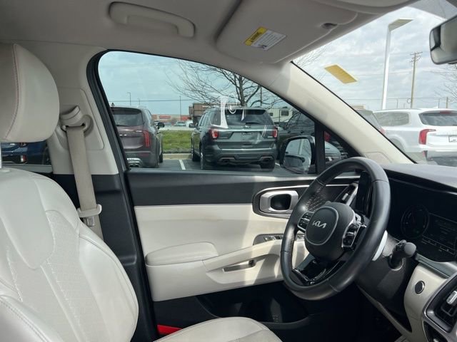 Certified 2023 Kia Sorento EX image 39