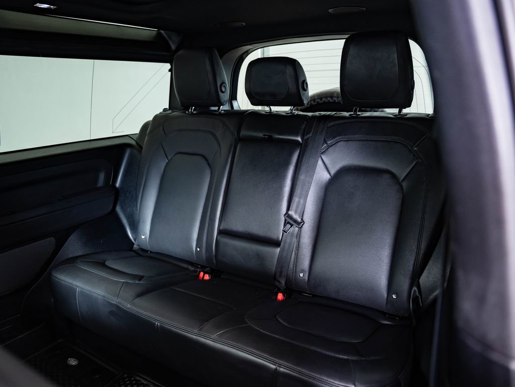 Used 2023 Land Rover Defender 90 V8 AWD/4WD image 40