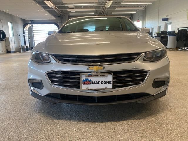 Used 2017 Chevrolet Malibu LT FWD image 2