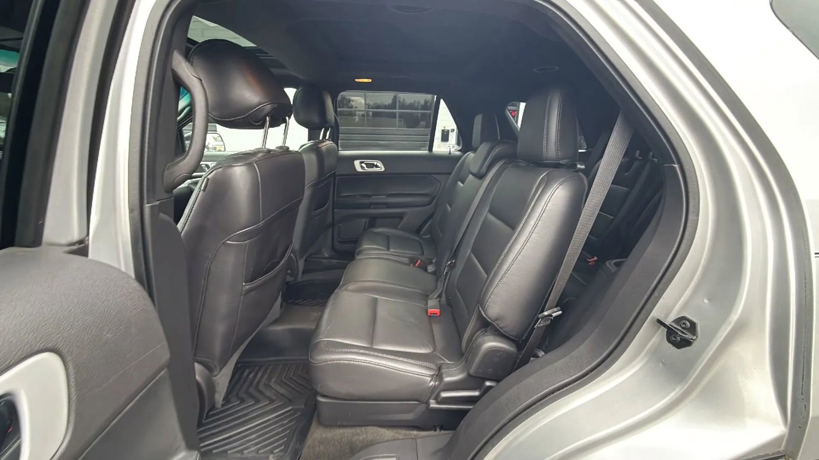 Used 2015 Ford Explorer XLT w/ Equipment Group 202A image 35