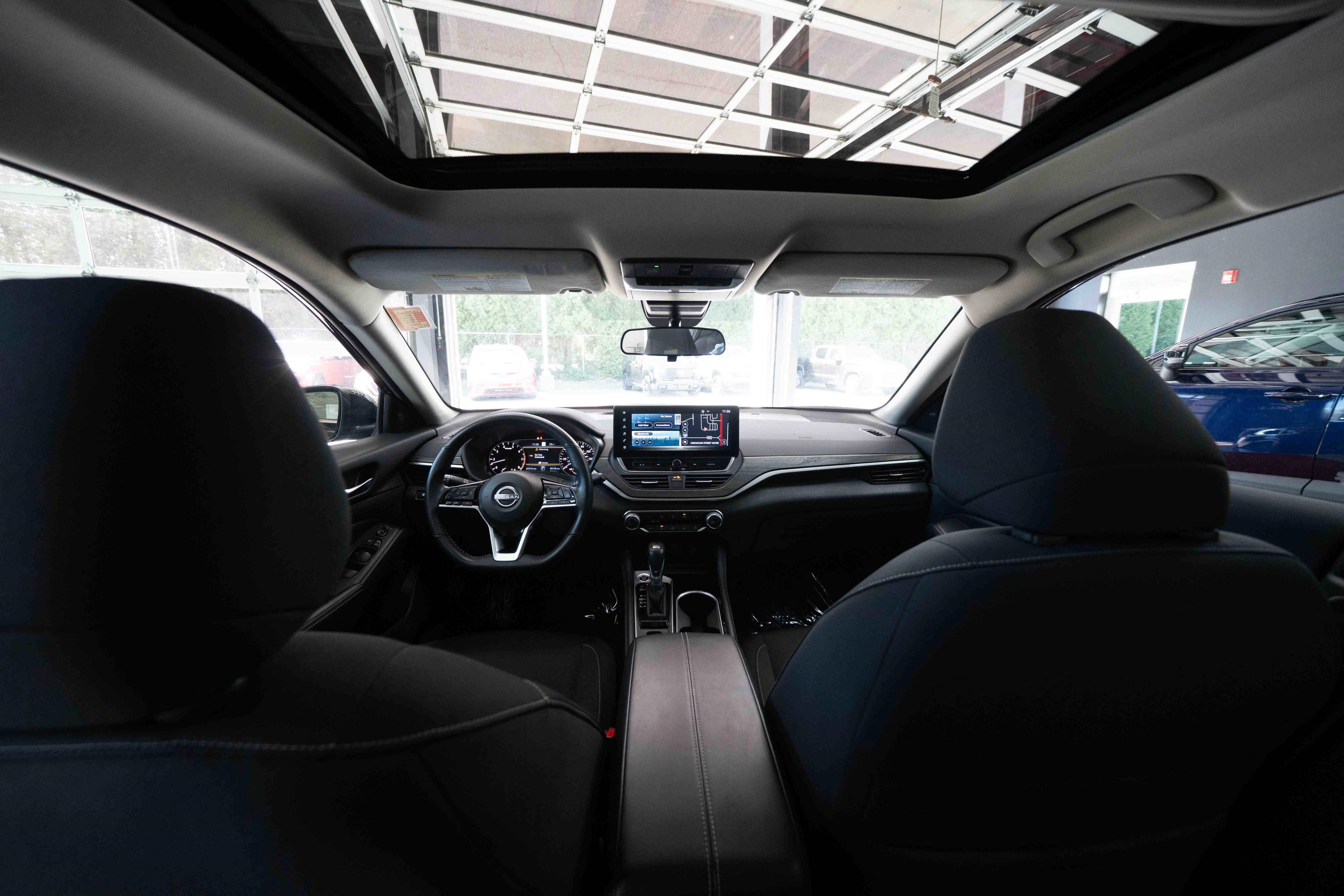 Used 2024 Nissan Altima 2.5 SV w/ SV Premium Package image 19