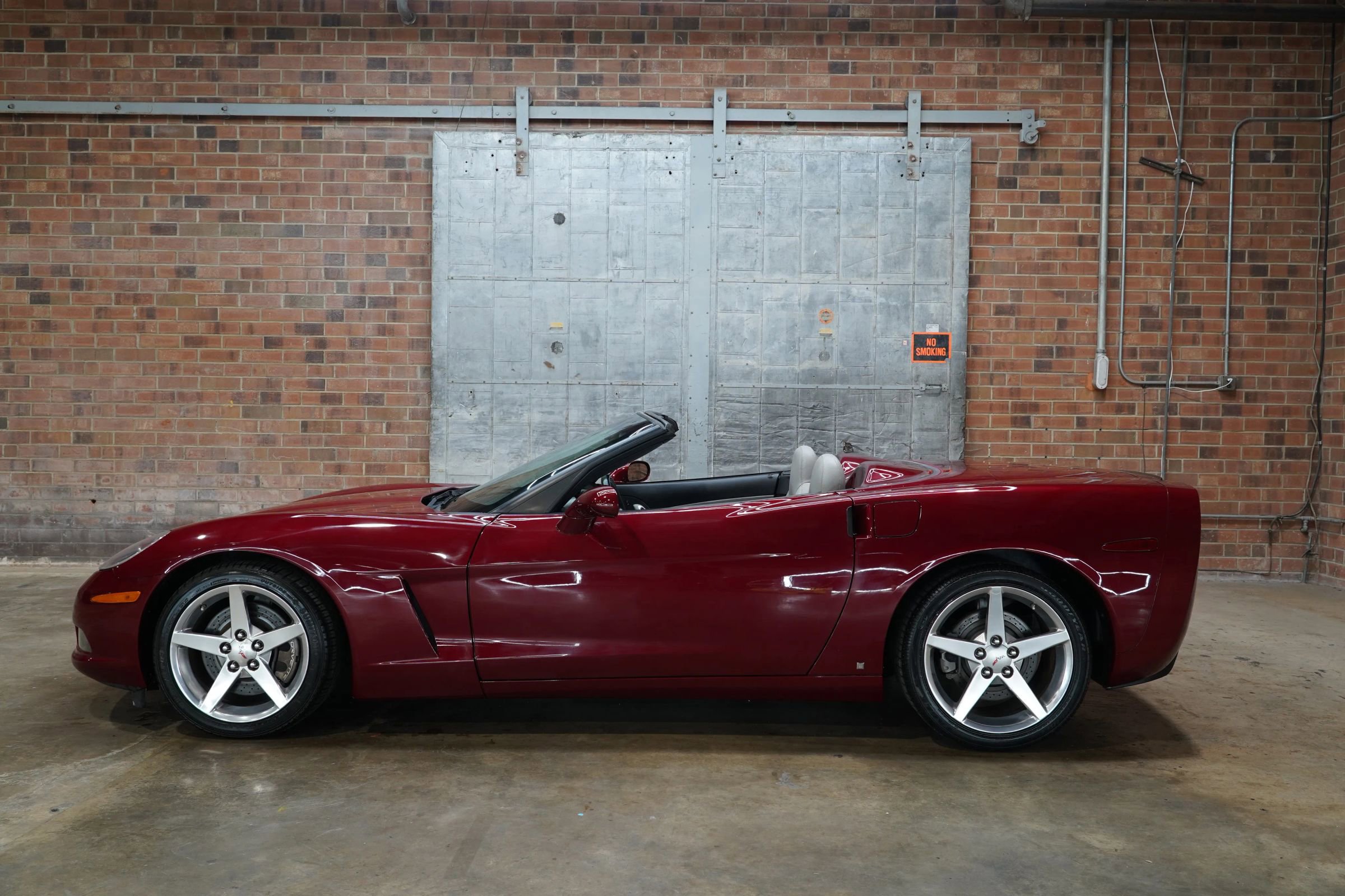 Used 2006 Chevrolet Corvette Coupe w/ Preferred Equipment Group RWD image 33