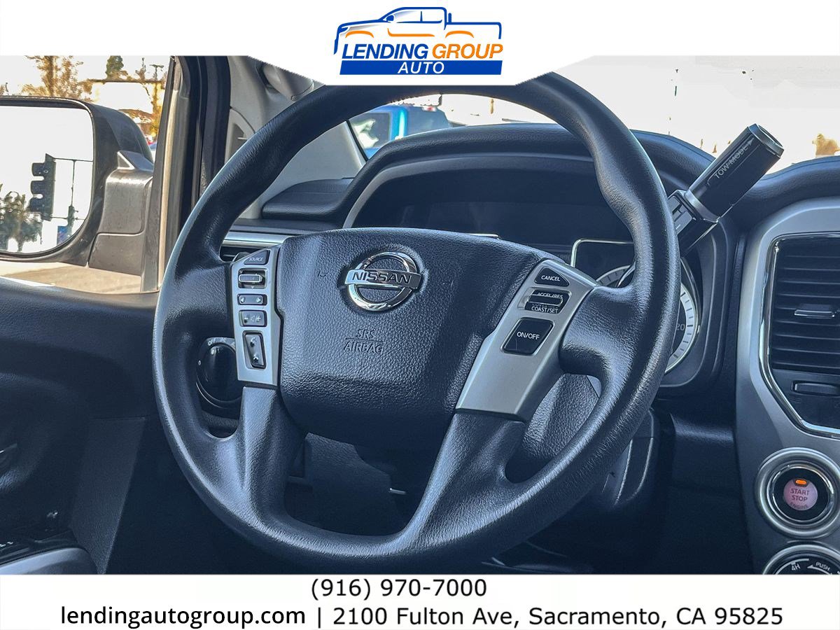 Used 2017 Nissan Titan SV image 14