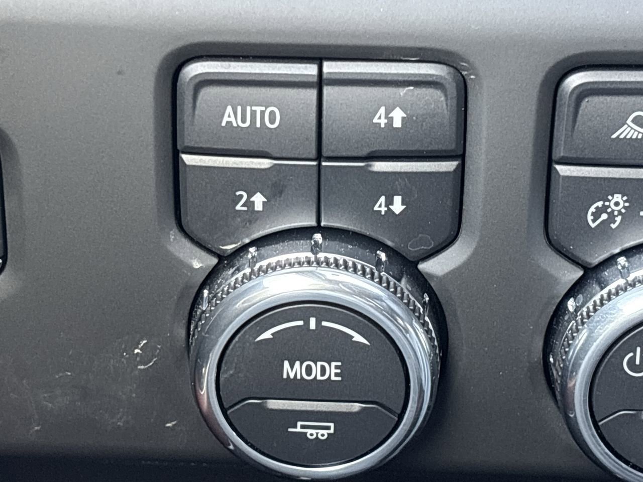 Used 2025 GMC Sierra 2500 Denali Ultimate image 27