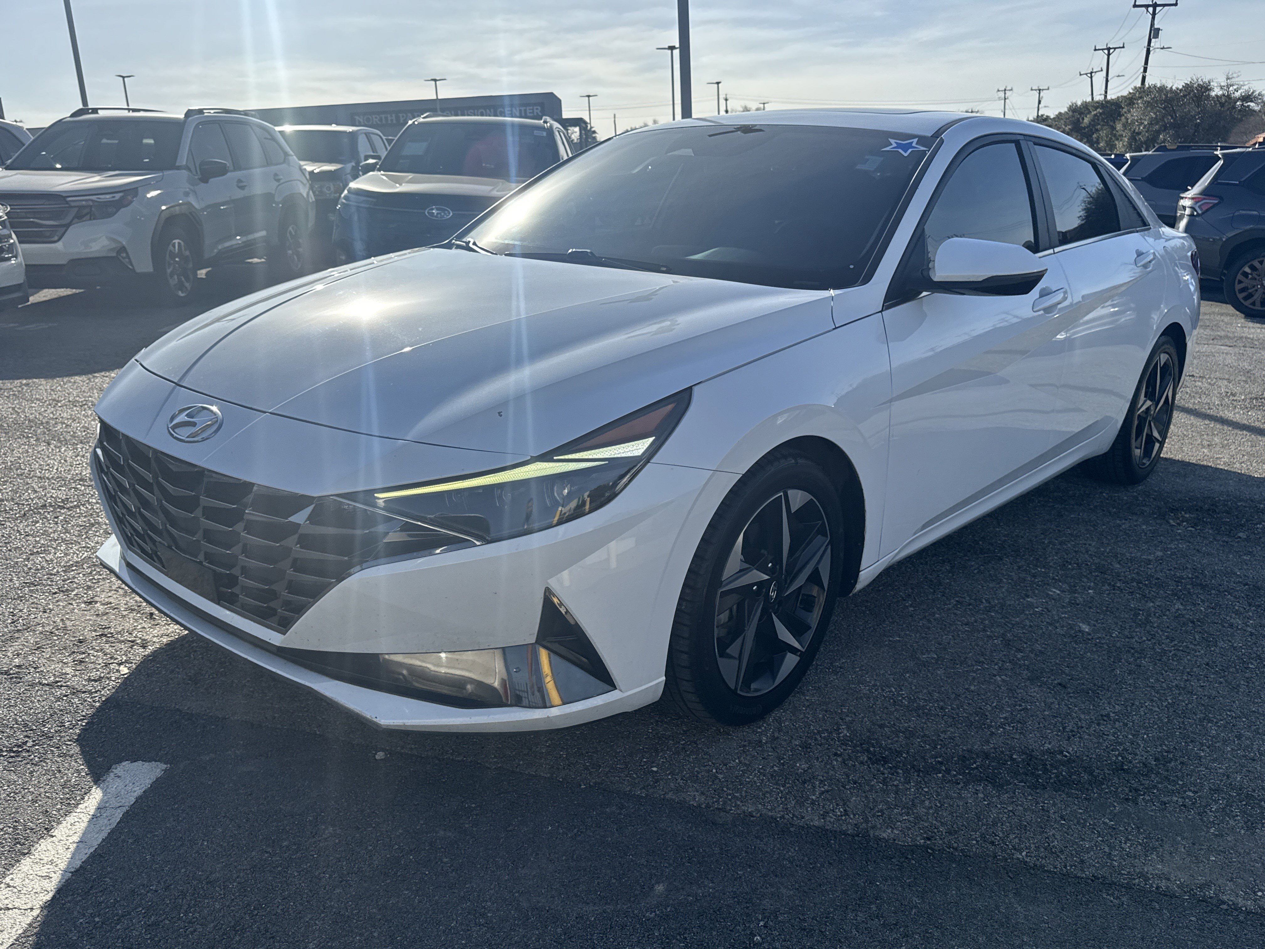 Used 2021 Hyundai Elantra Limited image 7