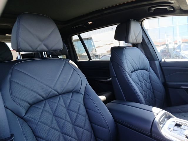 New 2026 BMW X7 xDrive40i w/ M Sport Package AWD/4WD image 19