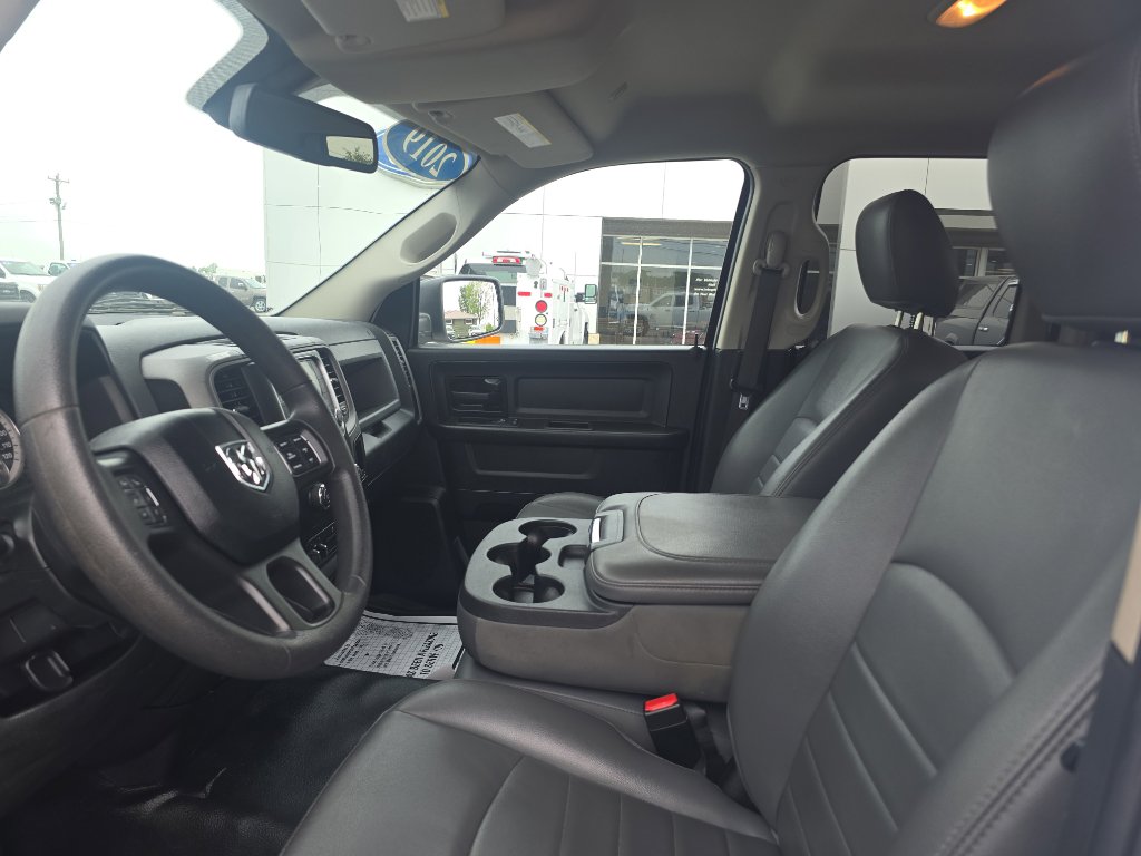 Used 2019 RAM 1500 Tradesman w/ Chrome Appearance Group image 13