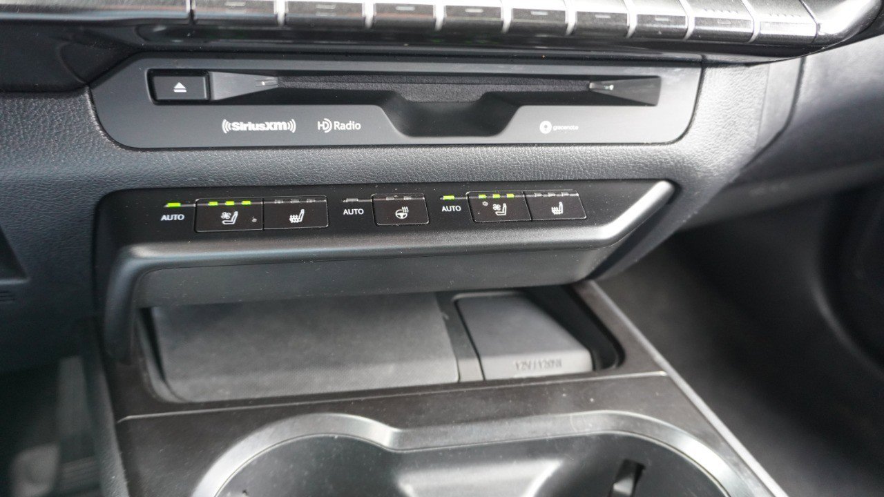 Used 2019 Lexus UX 200 w/ Premium Package image 19