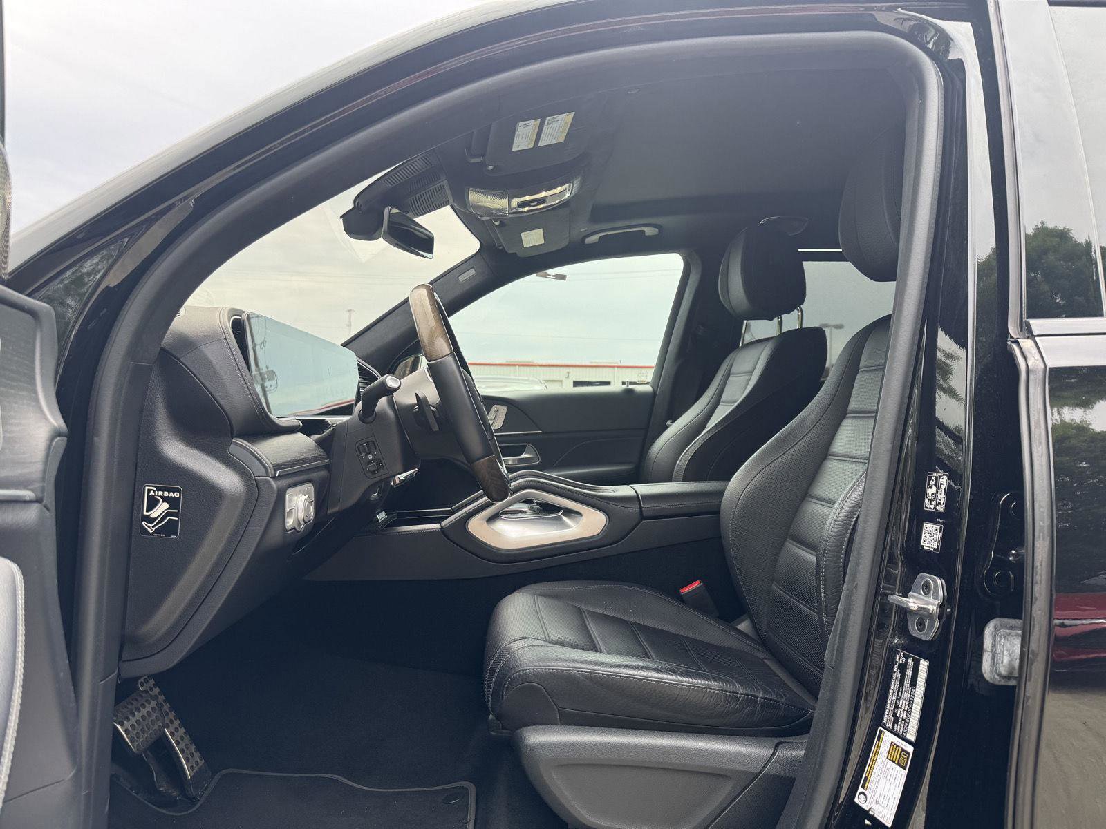 Used 2023 Mercedes-Benz GLS 580 4MATIC image 4