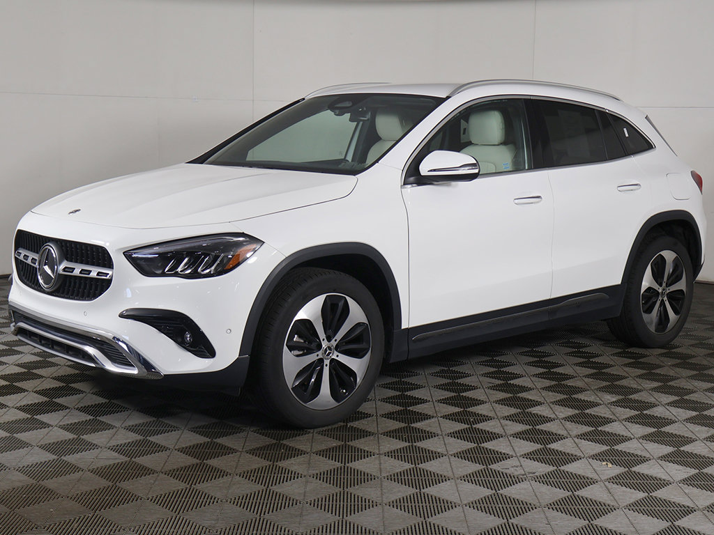Used 2024 Mercedes-Benz GLA 250 4MATIC w/ Winter Heating Package image 6