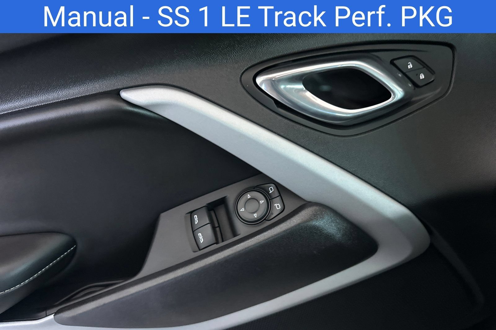 Used 2018 Chevrolet Camaro SS RWD image 11