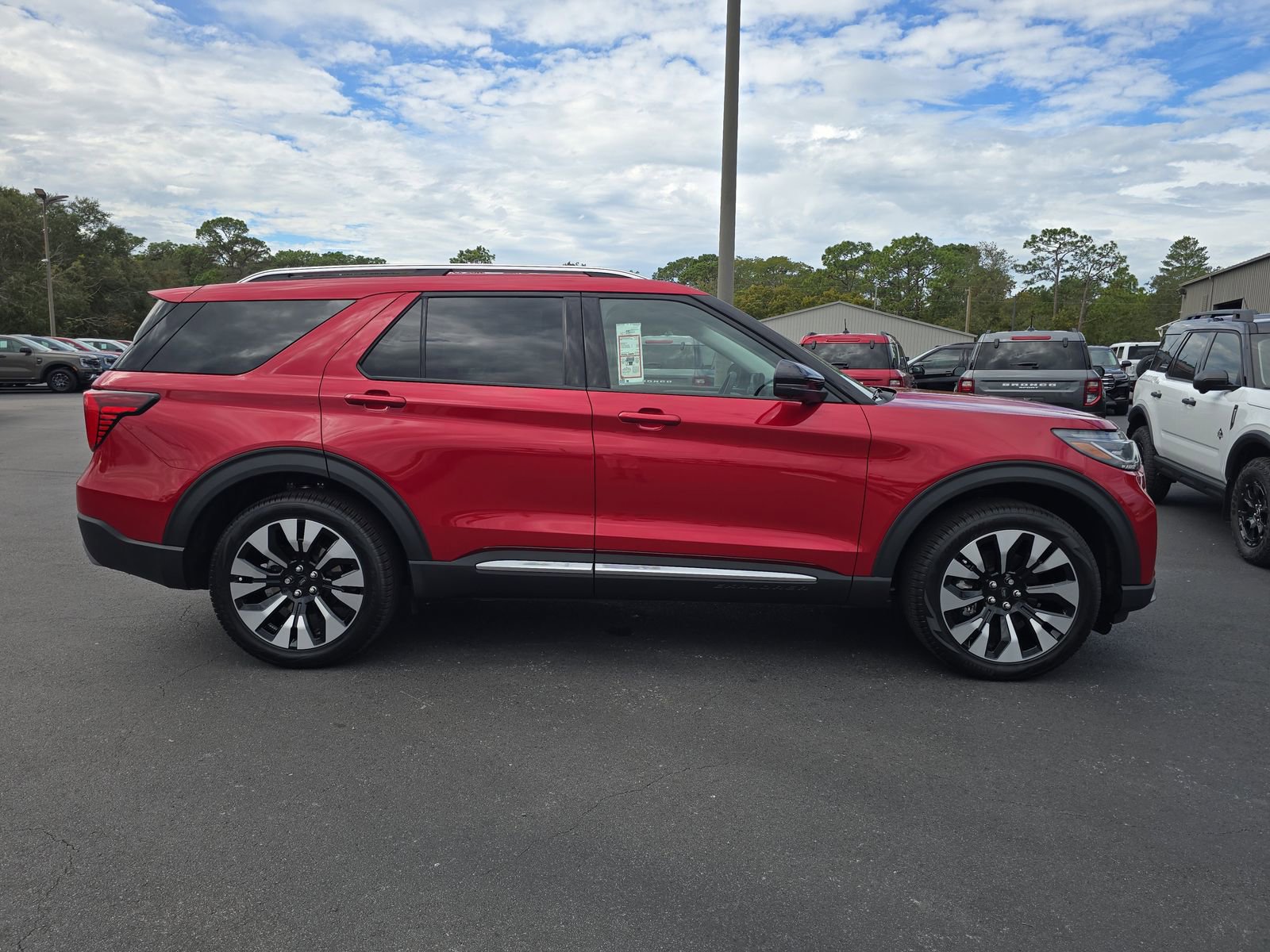 New 2026 Ford Explorer Platinum w/ LUX Leather Package image 3