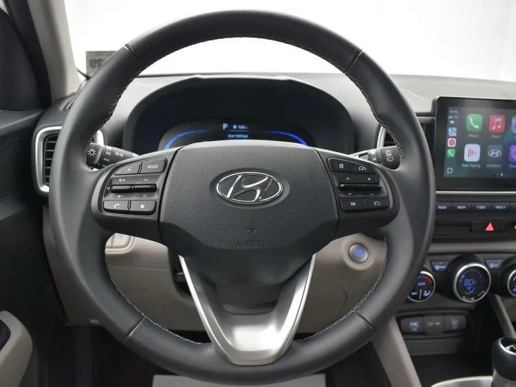 Used 2025 Hyundai Venue SEL image 21