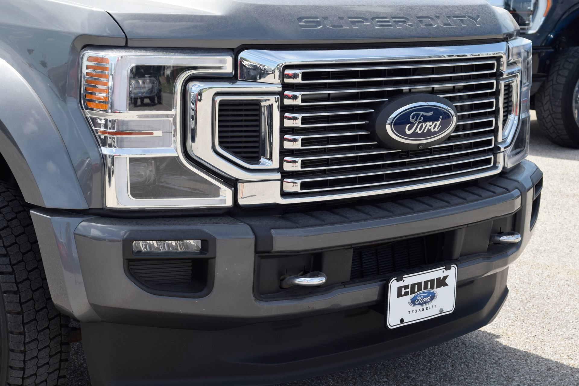 Used 2022 Ford F450 Platinum w/ FX4 Off-Road Package AWD/4WD image 25