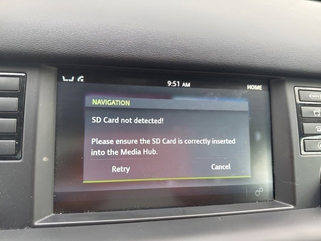 Used 2018 Land Rover Discovery Sport HSE image 14