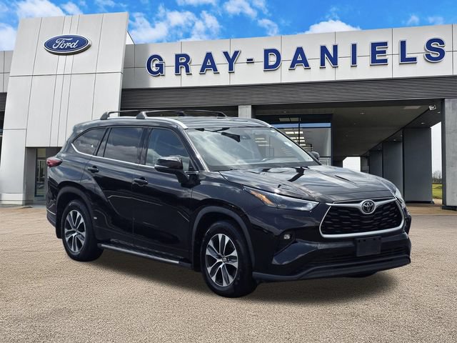 Used 2022 Toyota Highlander XLE