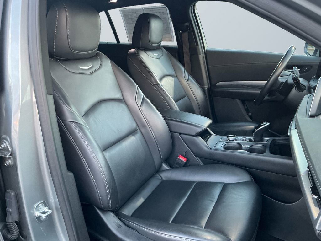 Used 2024 Cadillac XT4 Premium Luxury image 16