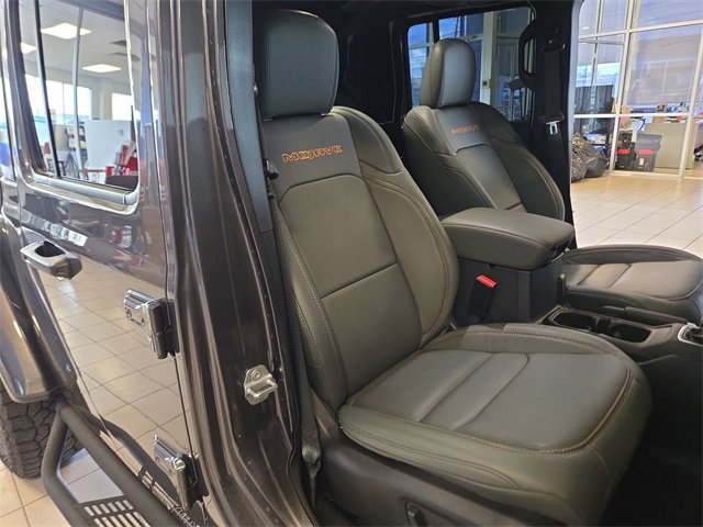 Used 2024 Jeep Gladiator Mojave image 24