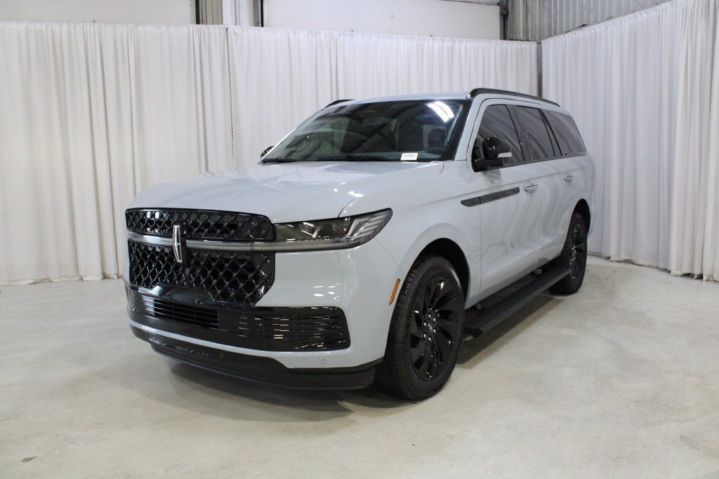 New 2027 Lincoln Navigator Reserve w/ Jet Appearance Package AWD/4WD image 34