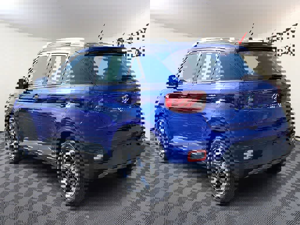 Used 2024 Hyundai Venue Limited image 6