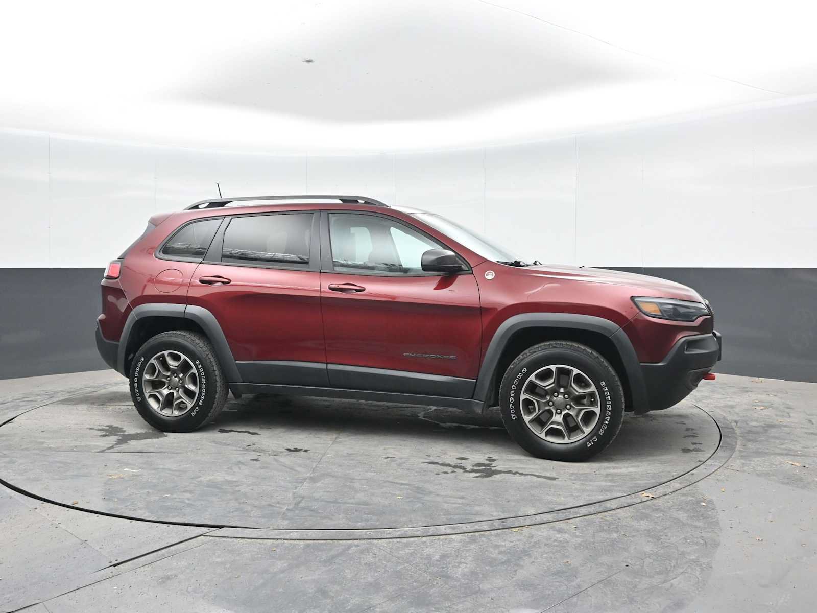 Used 2021 Jeep Cherokee Trailhawk w/ Sun, Sound & Nav Group AWD/4WD image 8
