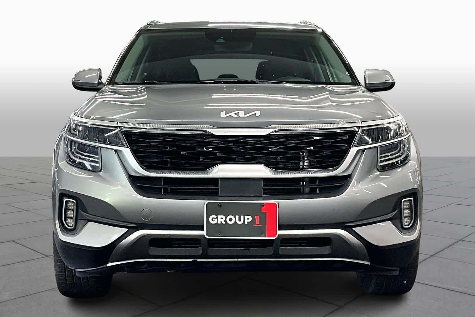 Used 2022 Kia Seltos SX w/ Sunroof Package image 3