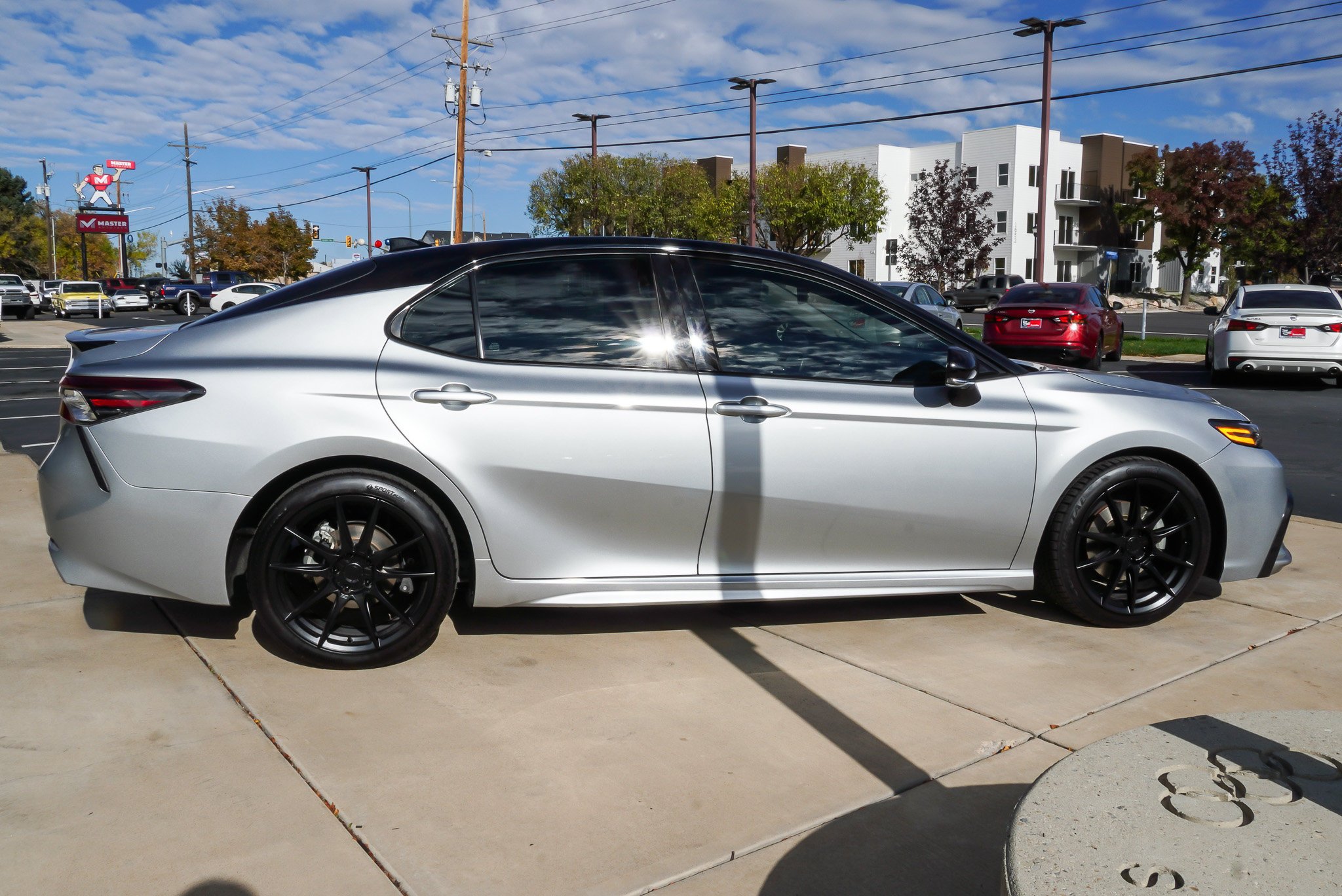Used 2021 Toyota Camry XSE w/ Navigation Package FWD image 9