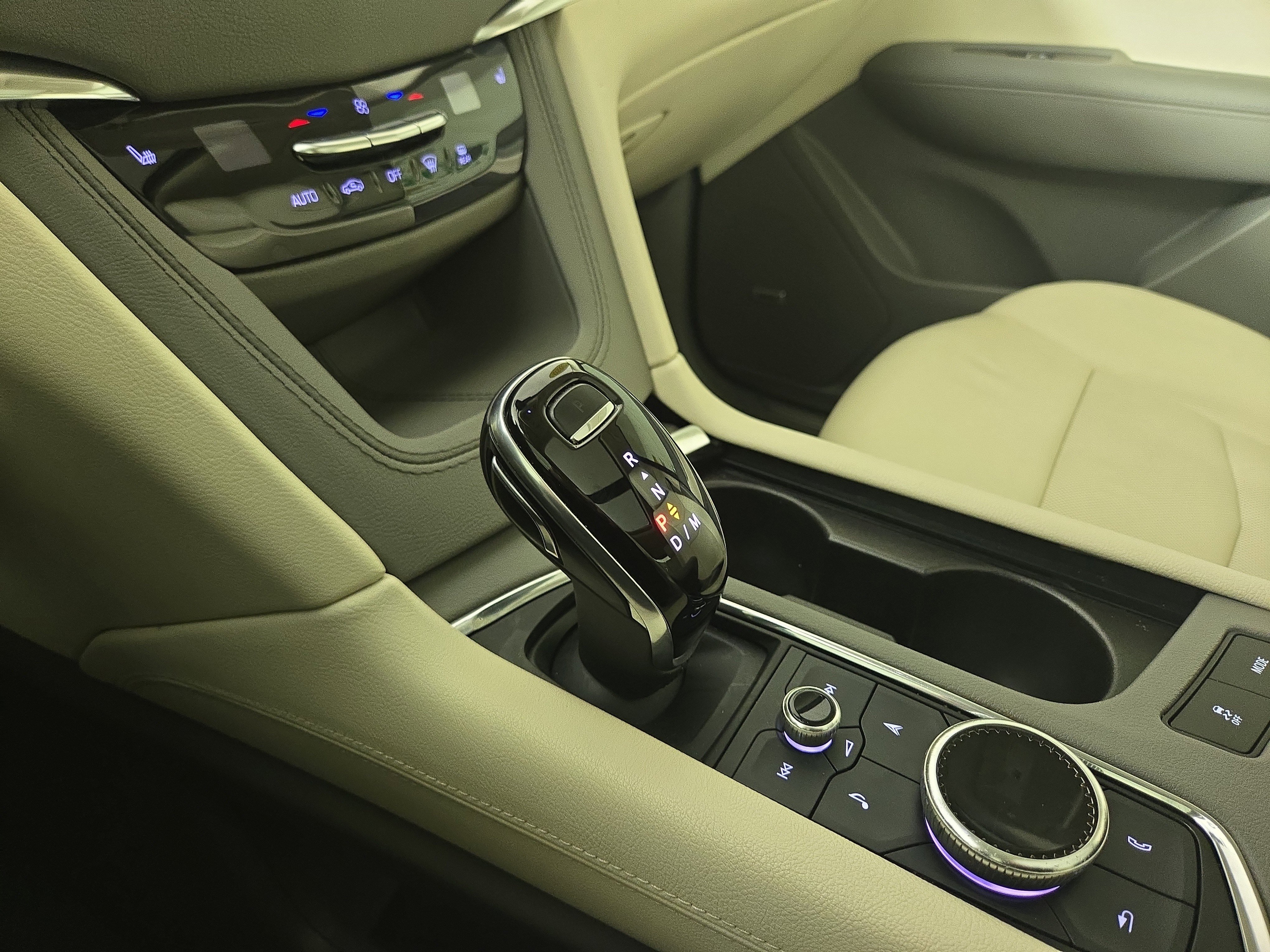 Certified 2020 Cadillac XT5 Premium Luxury image 24