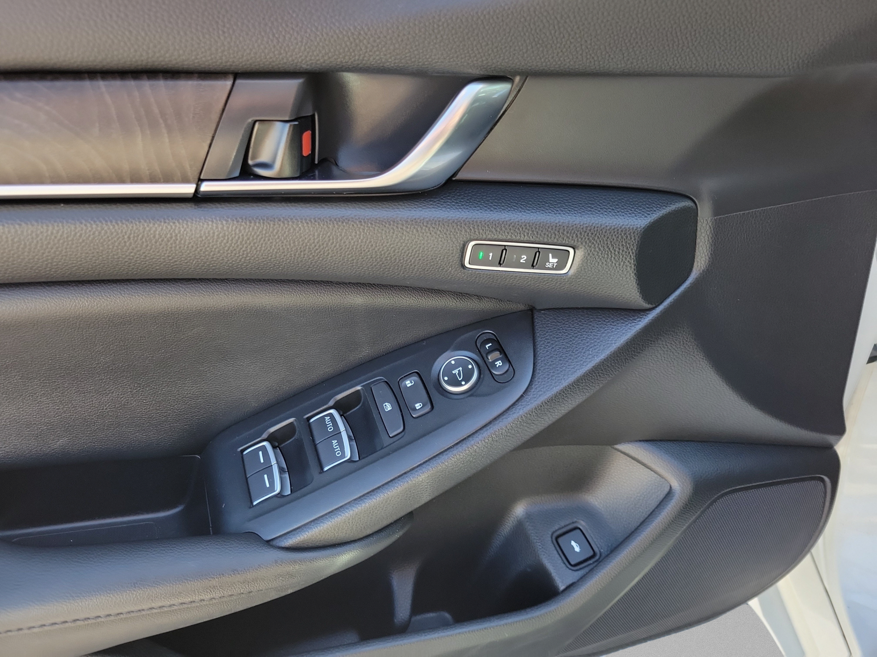 Used 2021 Honda Accord EX-L image 15