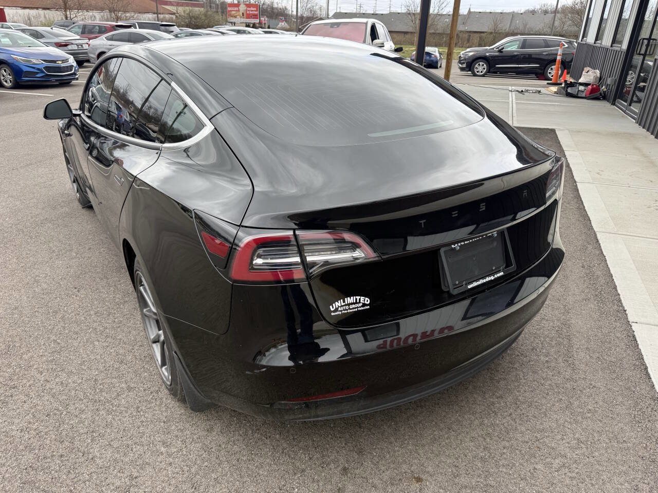 Used 2019 Tesla Model 3 Standard Range Plus image 10