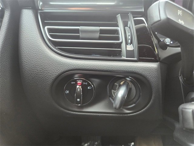 Used 2024 Porsche Macan image 30