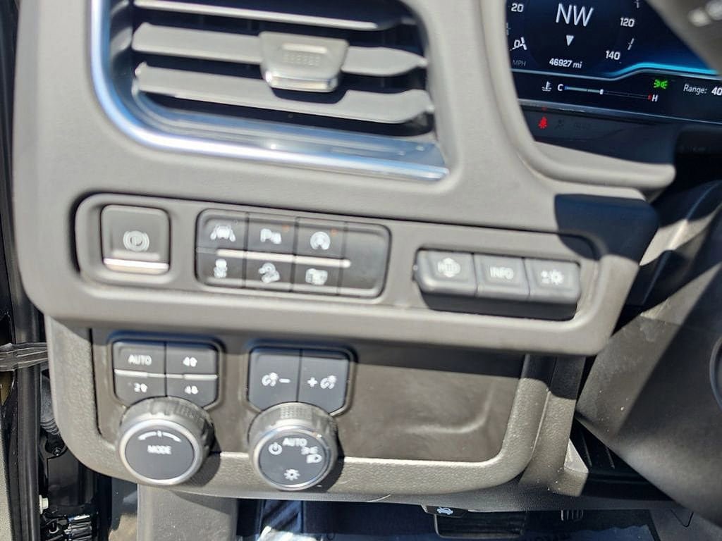 Used 2023 Chevrolet Tahoe High Country image 24