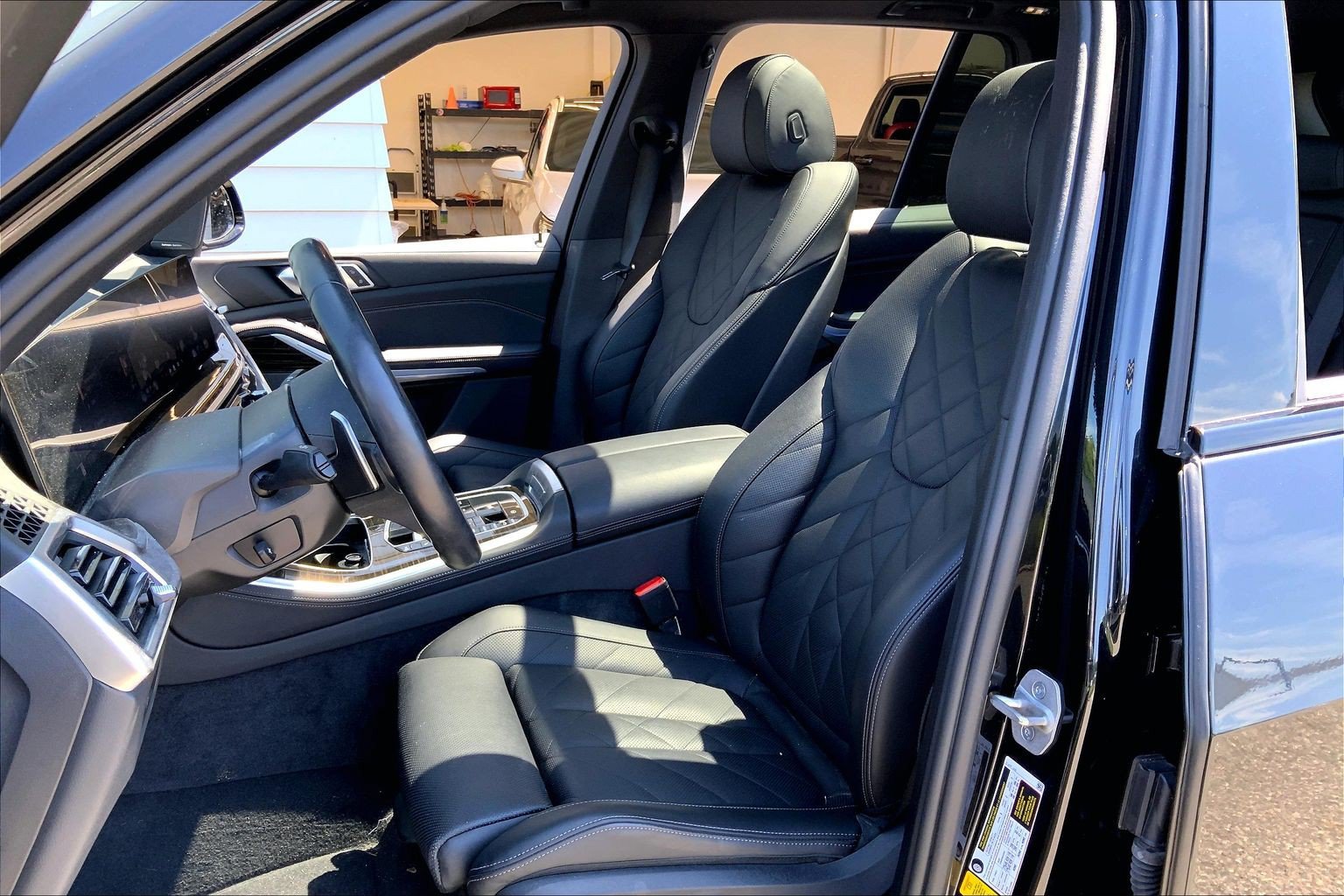 Used 2024 BMW X5 xDrive40i w/ M Sport Package AWD/4WD image 4