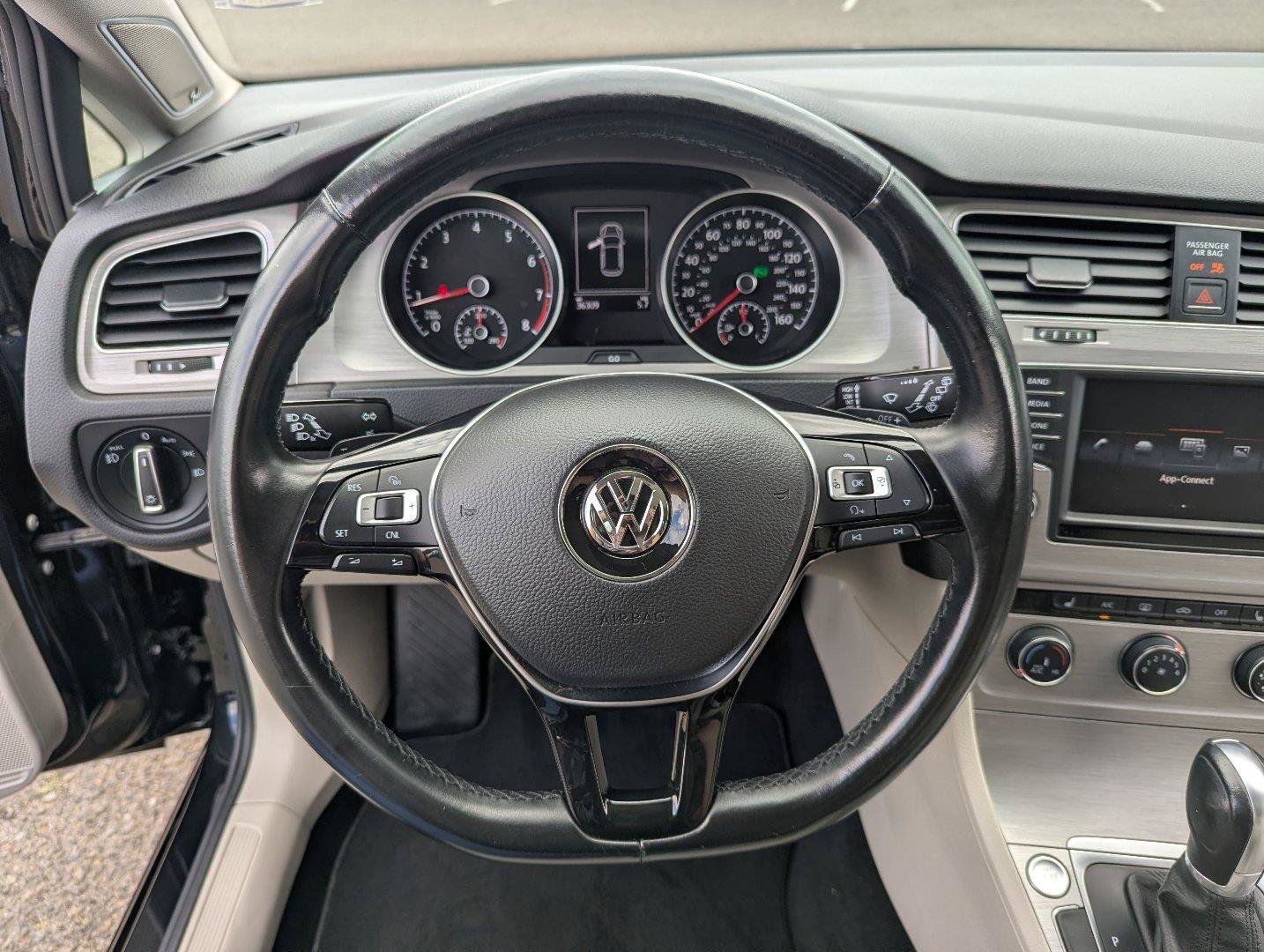 Used 2016 Volkswagen Golf SE w/ Lighting Package FWD image 13