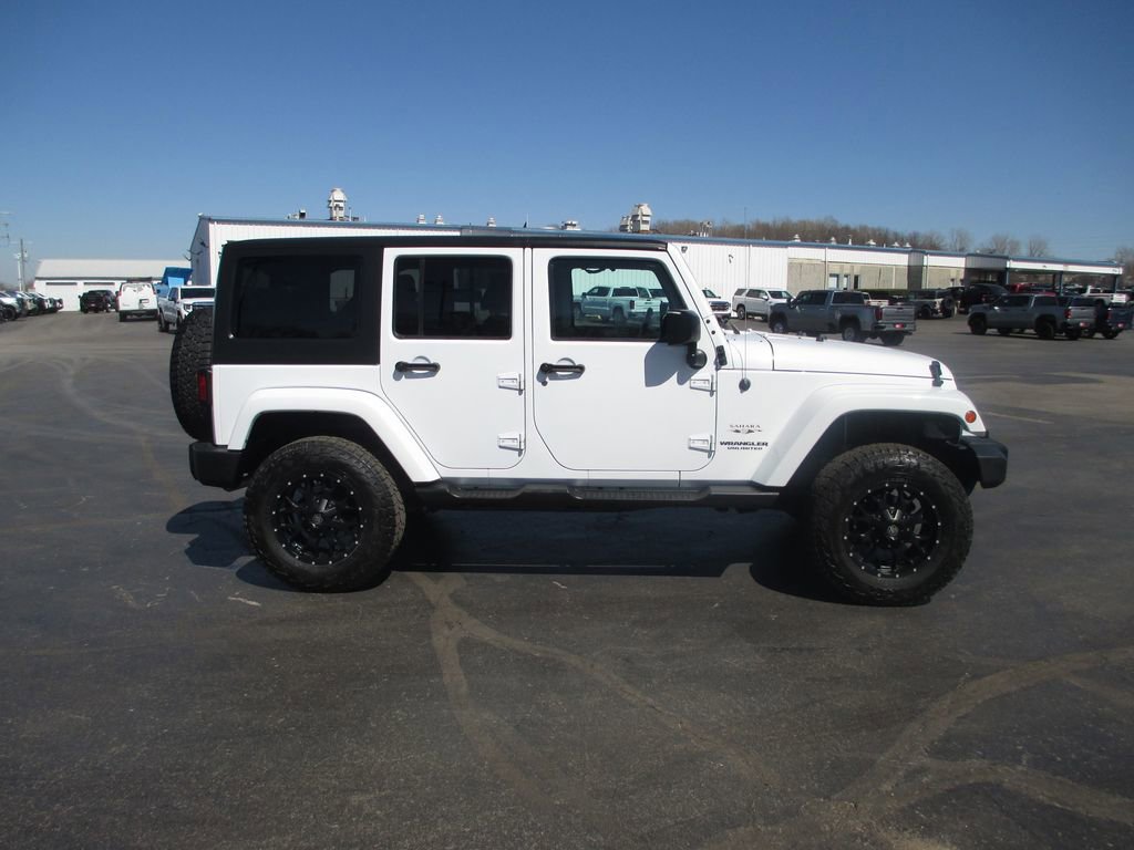 Used 2016 Jeep Wrangler Unlimited Sahara w/ Connectivity Group image 4