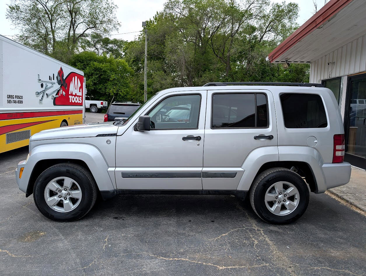 Used 2011 Jeep Liberty Sport w/ Popular Equipment Group image 4