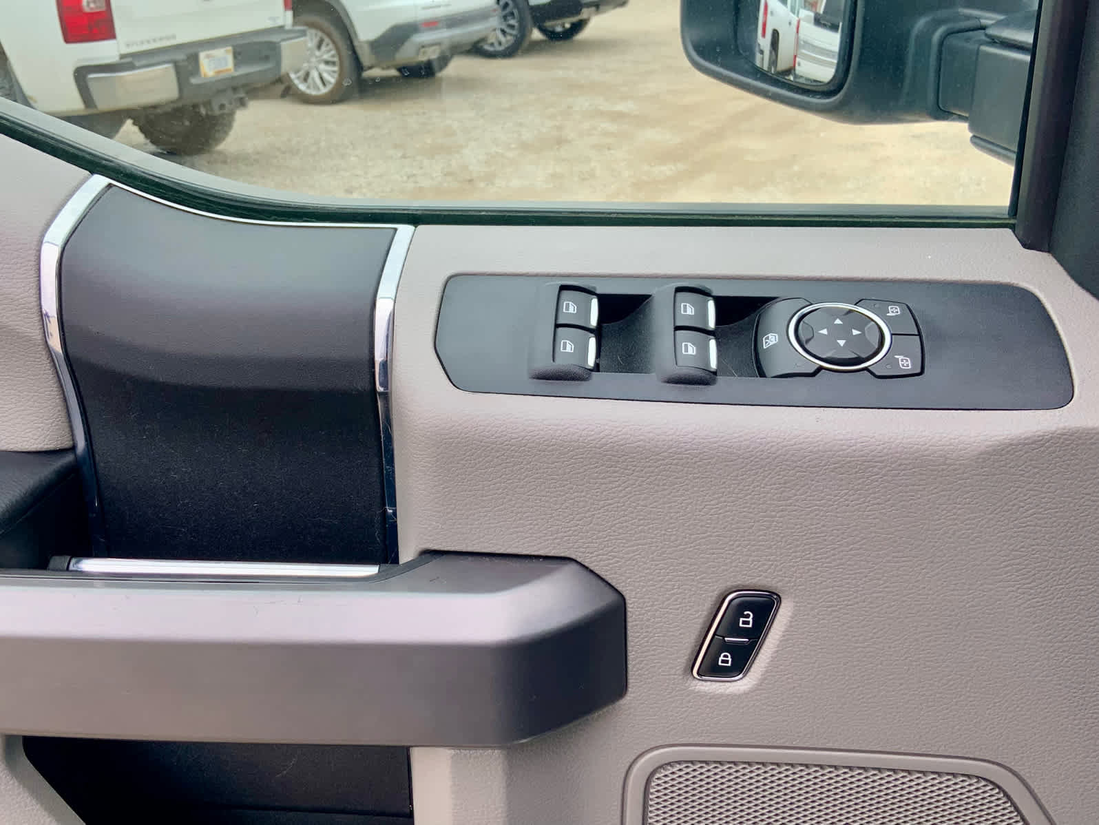 Used 2019 Ford F350 XLT w/ XLT Value Package image 46