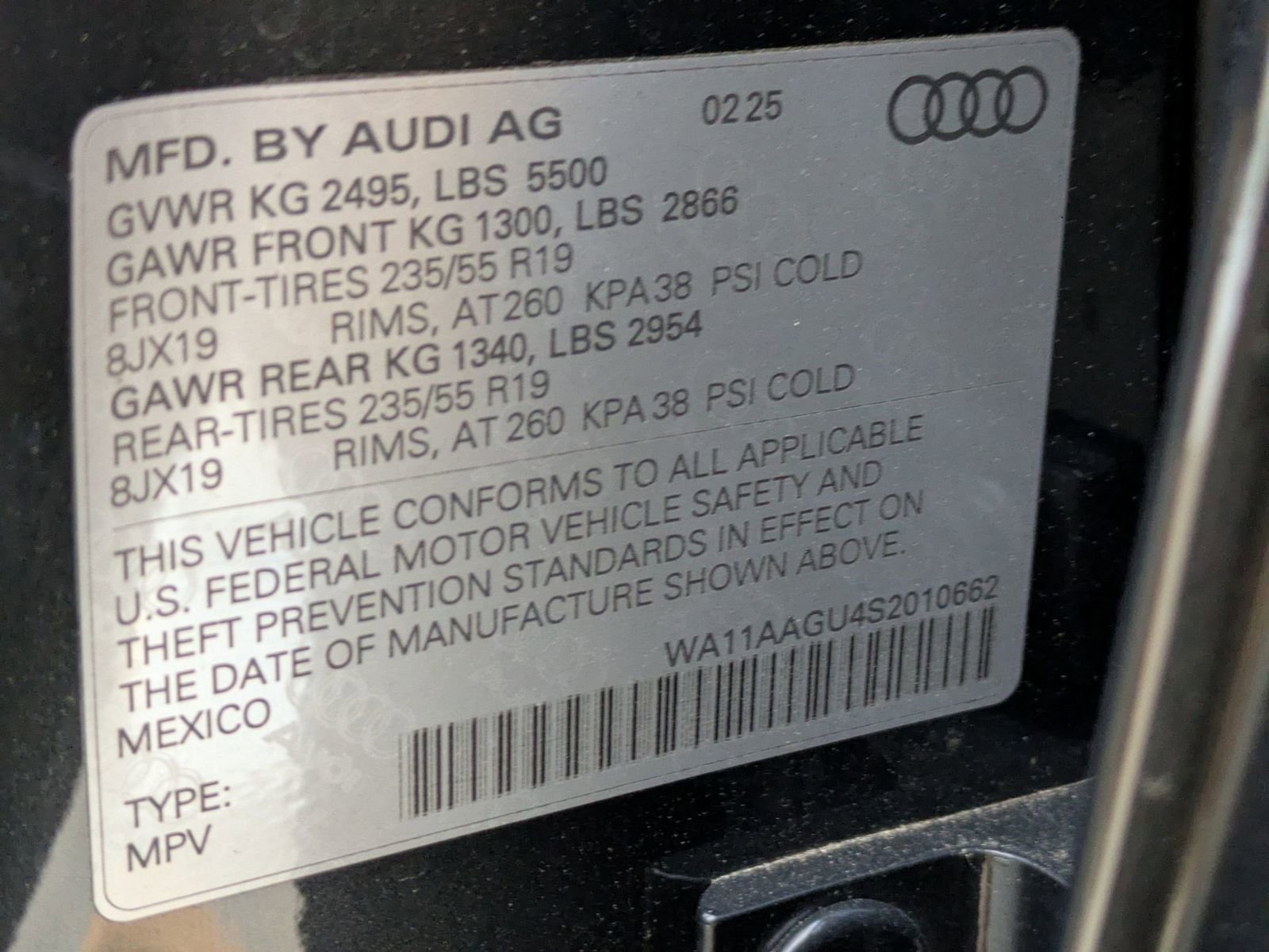 Used 2025 Audi Q5 Premium w/ Convenience Package image 17