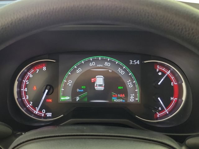 Used 2025 Toyota RAV4 XLE FWD image 27