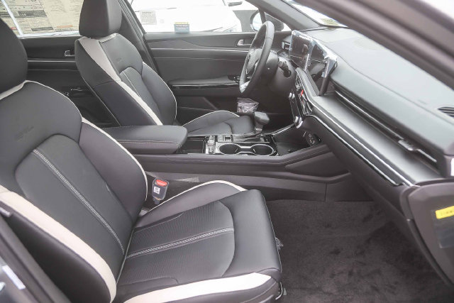 New 2026 Kia K5 GT-Line w/ GT-Line Premium Package FWD image 9