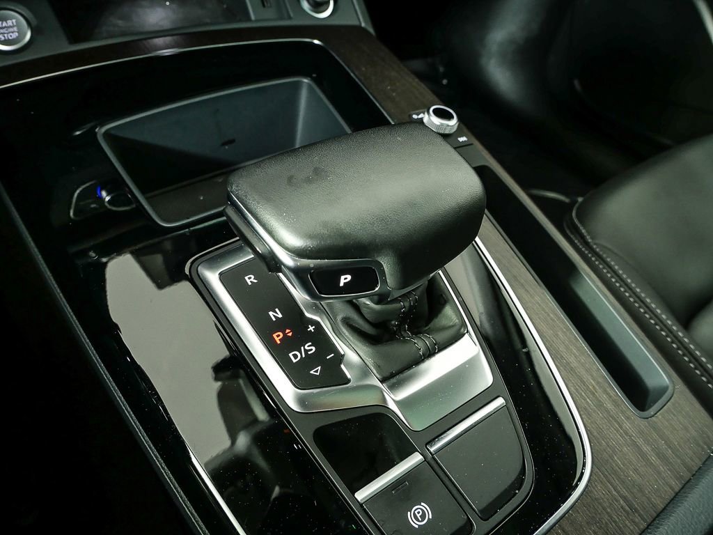 Used 2023 Audi Q5 2.0T Premium w/ Convenience Package image 16