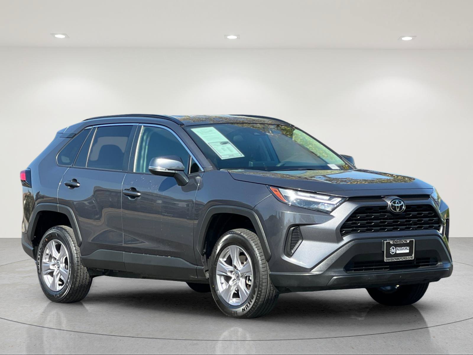 Used 2025 Toyota RAV4 XLE AWD/4WD image 7