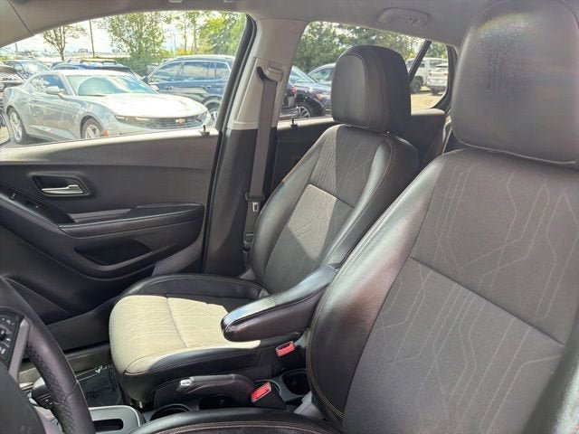 Used 2022 Chevrolet Trax LT w/ Driver Confidence Package AWD/4WD image 12