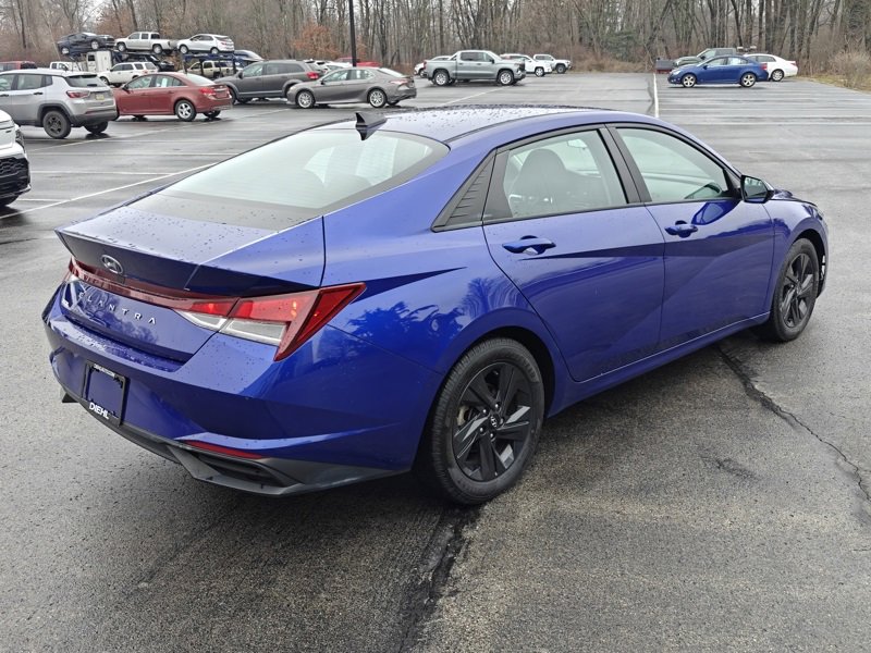 Used 2022 Hyundai Elantra SEL w/ Cargo Package image 5
