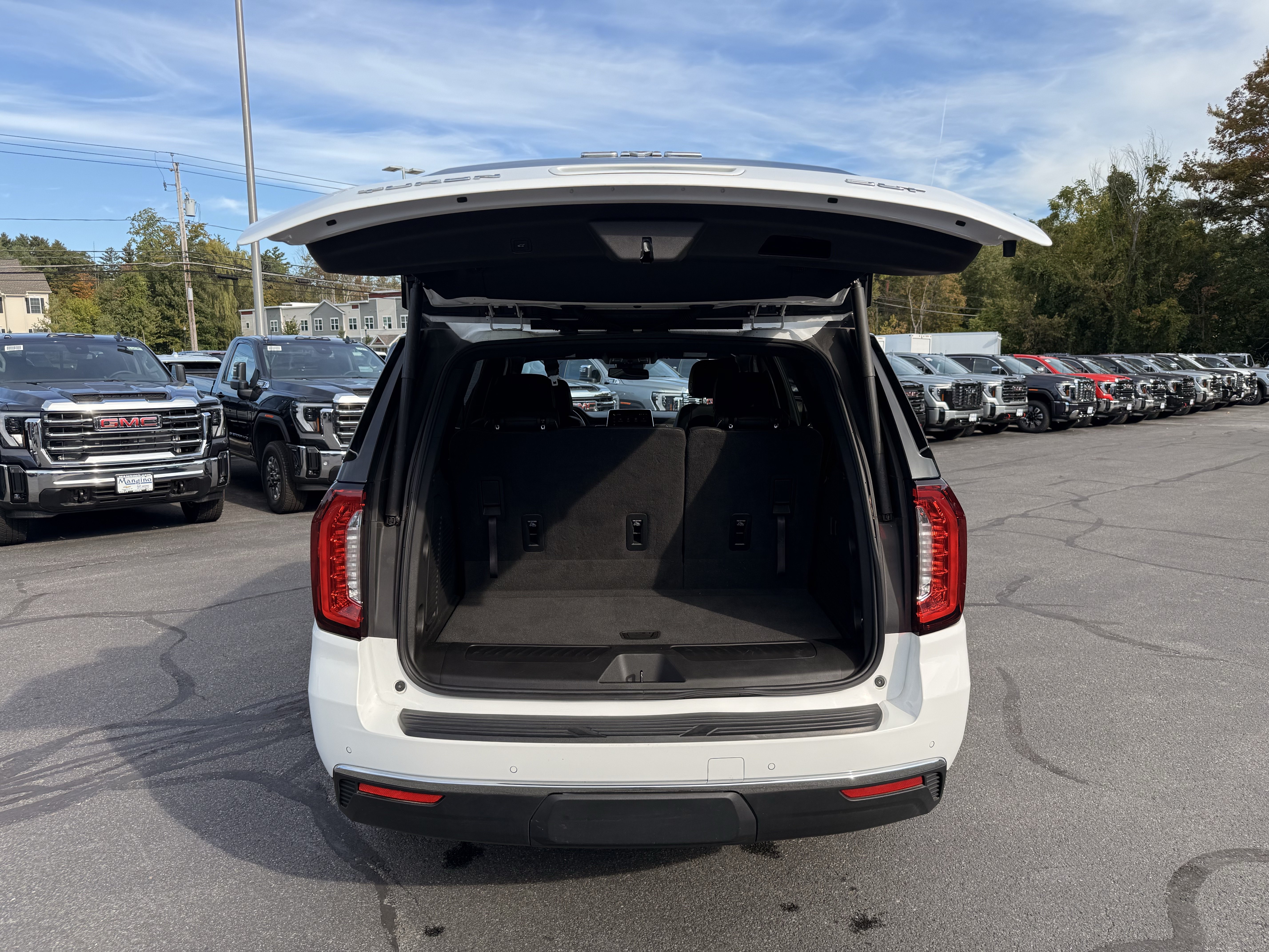 Certified 2024 GMC Yukon SLT AWD/4WD image 20
